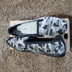 Clark's Cloudsteppers Carly Dream Gray Camo Washable Knit Slip-on Shoes